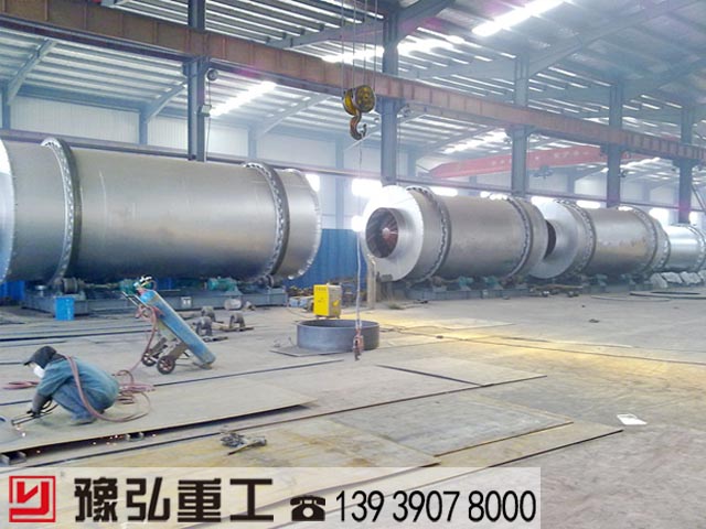 豫弘廠區(qū)的河沙干燥設備 豫弘廠區(qū)的河沙干燥設備