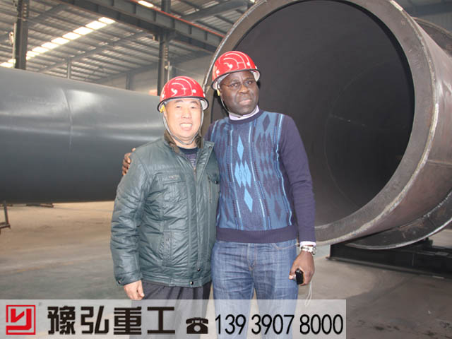 國外客戶與公司人員的合照 國外客戶與公司人員的合照