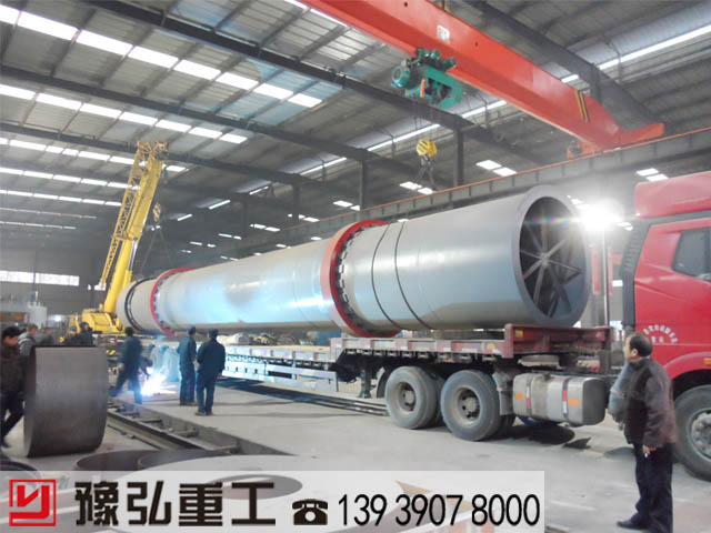 污泥烘干機設(shè)備裝車準(zhǔn)備發(fā)貨 污泥烘干機設(shè)備裝車準(zhǔn)備發(fā)貨